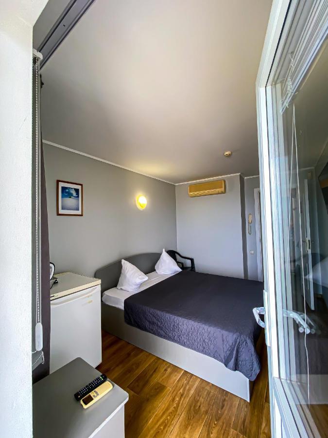 Hotel Palma Odessa Buitenkant foto
