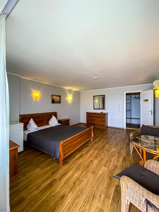 Hotel Palma Odessa Buitenkant foto